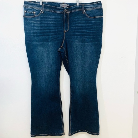 Torrid Jeans Woman 26R Boot Flare Blue Fade Pockets Zip Stretch Casual Western - Picture 1 of 11